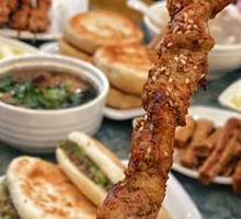 Charcoal-grilled Lamb Skewers