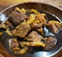 Braised Beef in Small Bowls