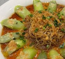 Steamed Loofah with Garlic and Rice Noodles