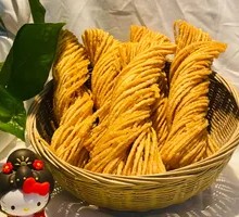 Golden Sesame Twist
