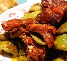 Stewed Pork Ribs with Oil-Soaked Green Beans