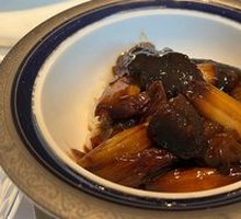 Braised Sea Cucumber with Green Onion