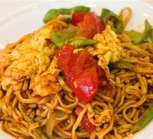Tomato and Egg Fried Noodles