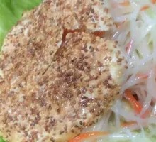Scallion pancake with egg and shredded potato