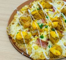Golden Yolk Chicken Pizza