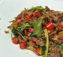 Stir-Fried Beef with Yellow Onion