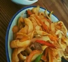 Stir-Fried Beef with Knife-Cut Noodles