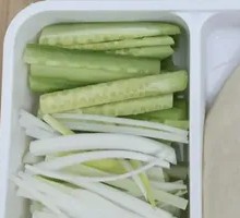 Bamboo Shoots with Green Onion Strips