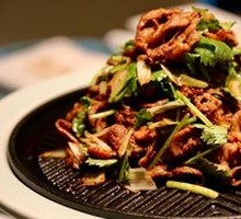 Beijing-style Grilled Meat on Iron Skillet