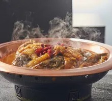 Braised Fish Head with Jellyfish and Rice Noodles