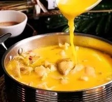 Golden Soup Chicken with Fish Maw
