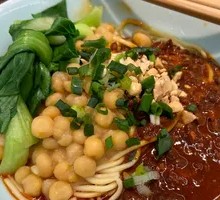 Meat Sauce Spaghetti with Peas