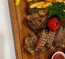 Tomahawk Steak with Fries