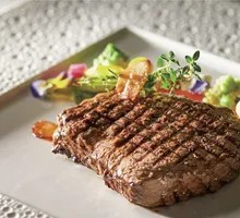 Pan-seared 3A Beef Tenderloin with Seasonal Vegetables