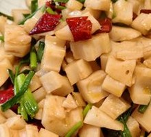 Gold-Grade Sour and Spicy Lotus Root Cubes