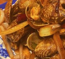 Spicy Stir-Fried Clams