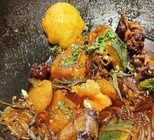 Stewed Goose in Iron Pot