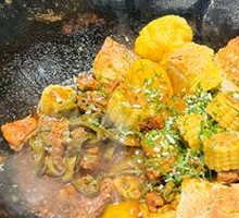 Stewed Pork Ribs in Iron Pot