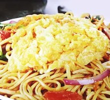 Stir-Fried Noodles with Shredded Pork and Eggs