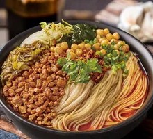Spicy minced pork rice noodles salad