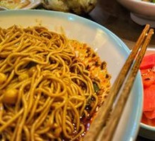 Pea and Meat Sauce Noodles