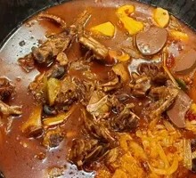 Stewed Goose in Iron Pot
