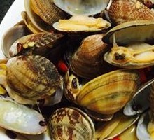 3 lbs fresh crayfish + 2 lbs clams