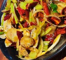 Spicy Stir-Fried Clams