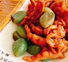 Pickled Garlic Tofu Paws