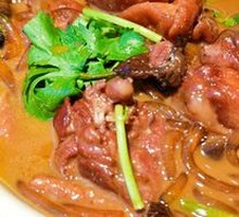 Stir-fried Chicken with Chanterelles
