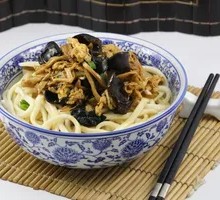 Beijing-style Noodles with Sauce