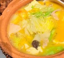 Braised Cabbage and Tofu in Clay Pot