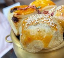 Roast Duck Buns
