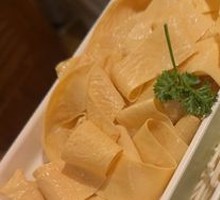 Oil-soaked tofu skin