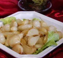 Sweet Pickled Garlic