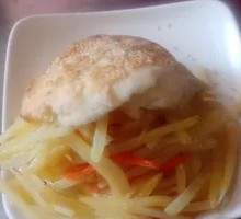 Scallion pancake with egg and shredded potato