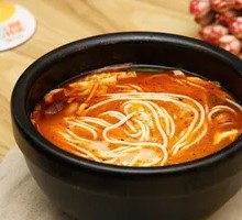 Spicy Kimchi Noodles