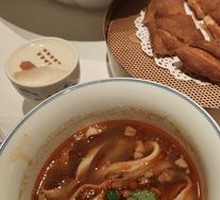 Sliced Noodles with Meat Sauce