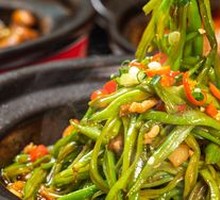 Braised Tofu Noodles in Clay Pot