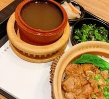 Steamed Spare Ribs with Black Bean Sauce in Clay Pot Rice