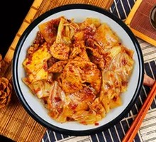 Sour Cabbage Stir-Fried Chicken with Wide Noodles