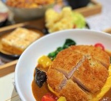 Thick Pork Cutlet Curry Omelette