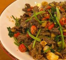 Stir-Fried Beef with Yellow Onion