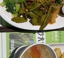 Stir-fried string beans with meat