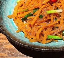 Fried Potato Shreds with Millet and Pork Crumbs