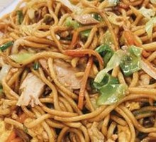 Fried Rice Noodles with Chicken Thigh