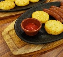 Special Fruit-Infused Spicy Grilled Sausage