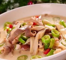 Stewed Pig's Tripe with Green Pepper