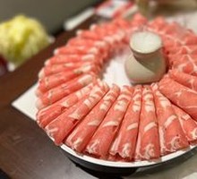 Goat Meat Rolls with Sand Onion