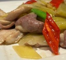 Sour Cabbage Stir-Fried Pig's Tripe